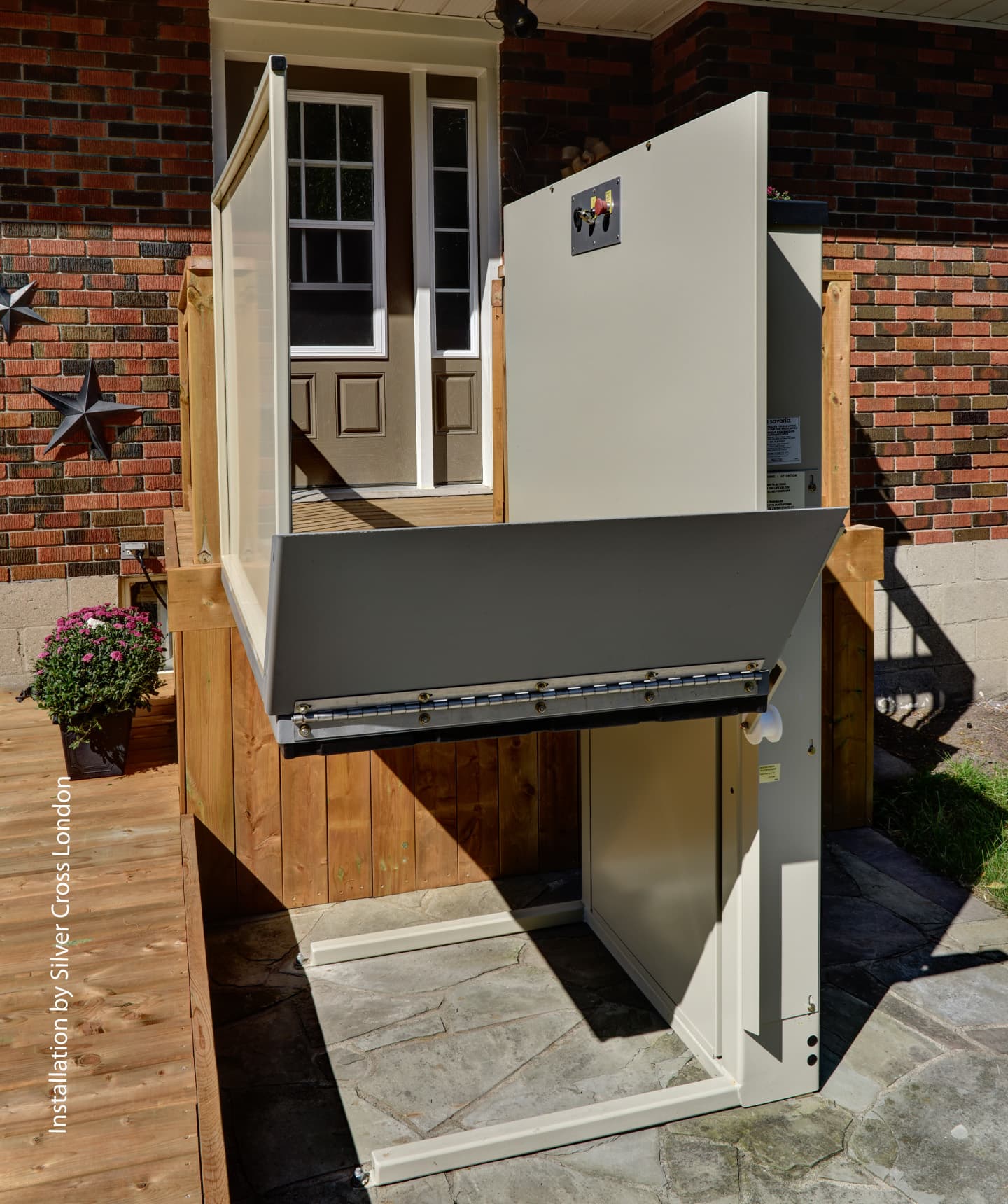 Savaria Multilift Unenclosed Vertical Platform Lift 7