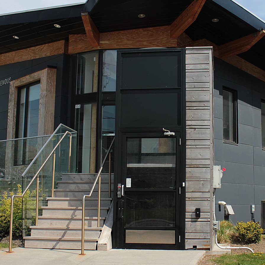 Savaria V-1504 Enclosed VPL Black UOIT